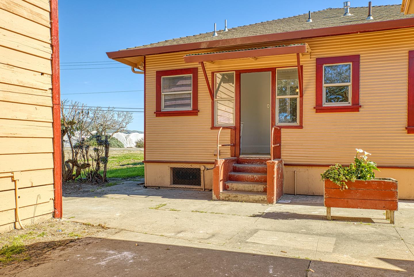 Detail Gallery Image 10 of 42 For 120 San Miguel Canyon Rd, Royal Oaks,  CA 95076 - 4 Beds | 2 Baths