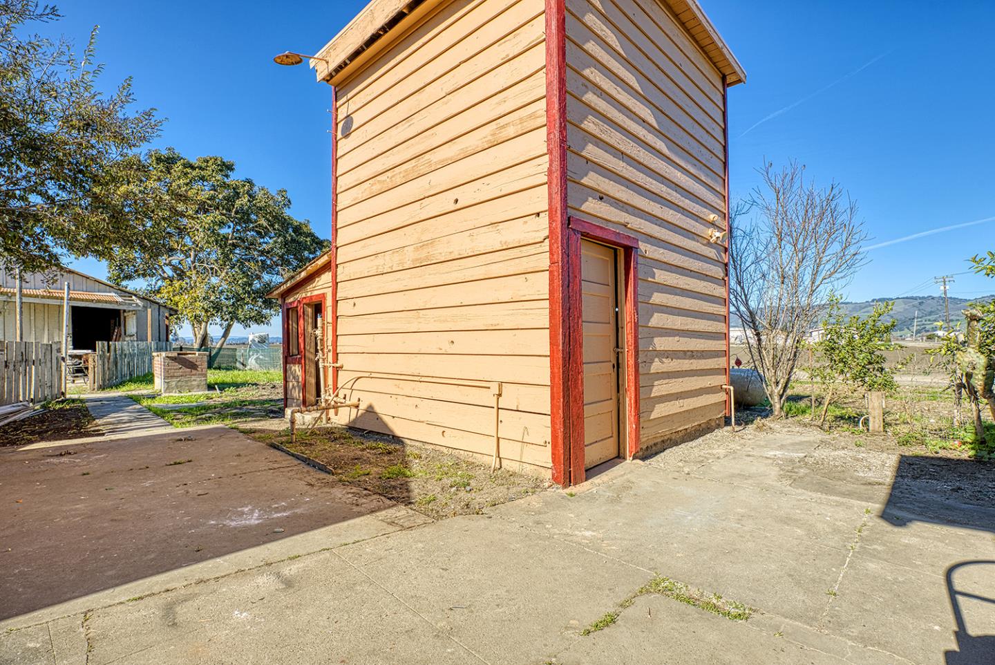 Detail Gallery Image 11 of 42 For 120 San Miguel Canyon Rd, Royal Oaks,  CA 95076 - 4 Beds | 2 Baths
