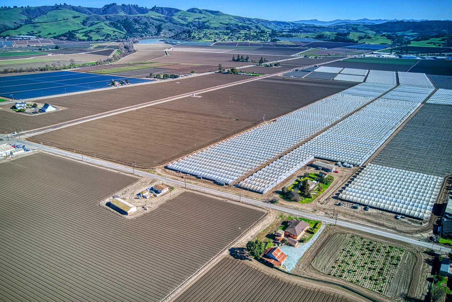 Detail Gallery Image 16 of 42 For 120 San Miguel Canyon Rd, Royal Oaks,  CA 95076 - 4 Beds | 2 Baths