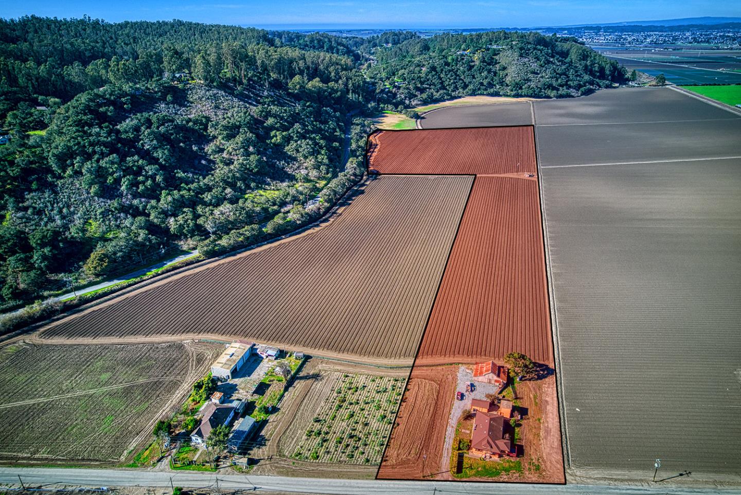 Detail Gallery Image 2 of 42 For 120 San Miguel Canyon Rd, Royal Oaks,  CA 95076 - 4 Beds | 2 Baths