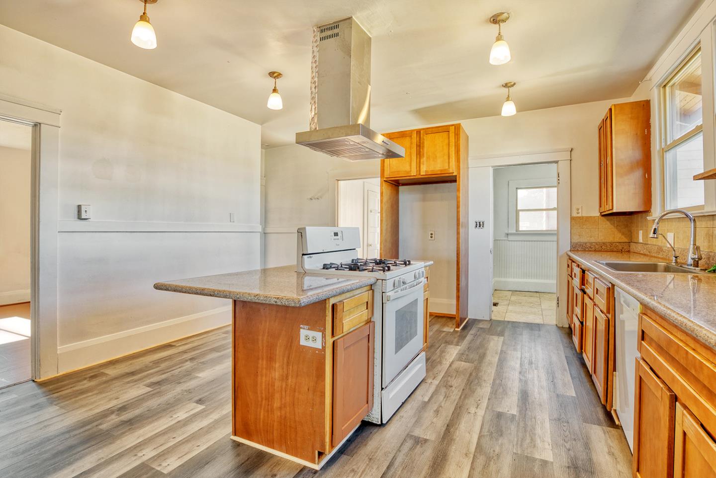 Detail Gallery Image 34 of 42 For 120 San Miguel Canyon Rd, Royal Oaks,  CA 95076 - 4 Beds | 2 Baths