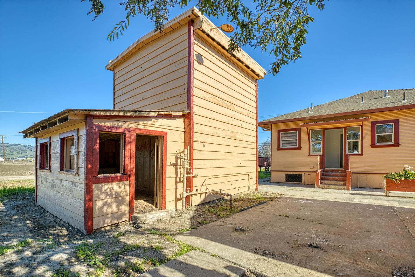 Detail Gallery Image 9 of 42 For 120 San Miguel Canyon Rd, Royal Oaks,  CA 95076 - 4 Beds | 2 Baths