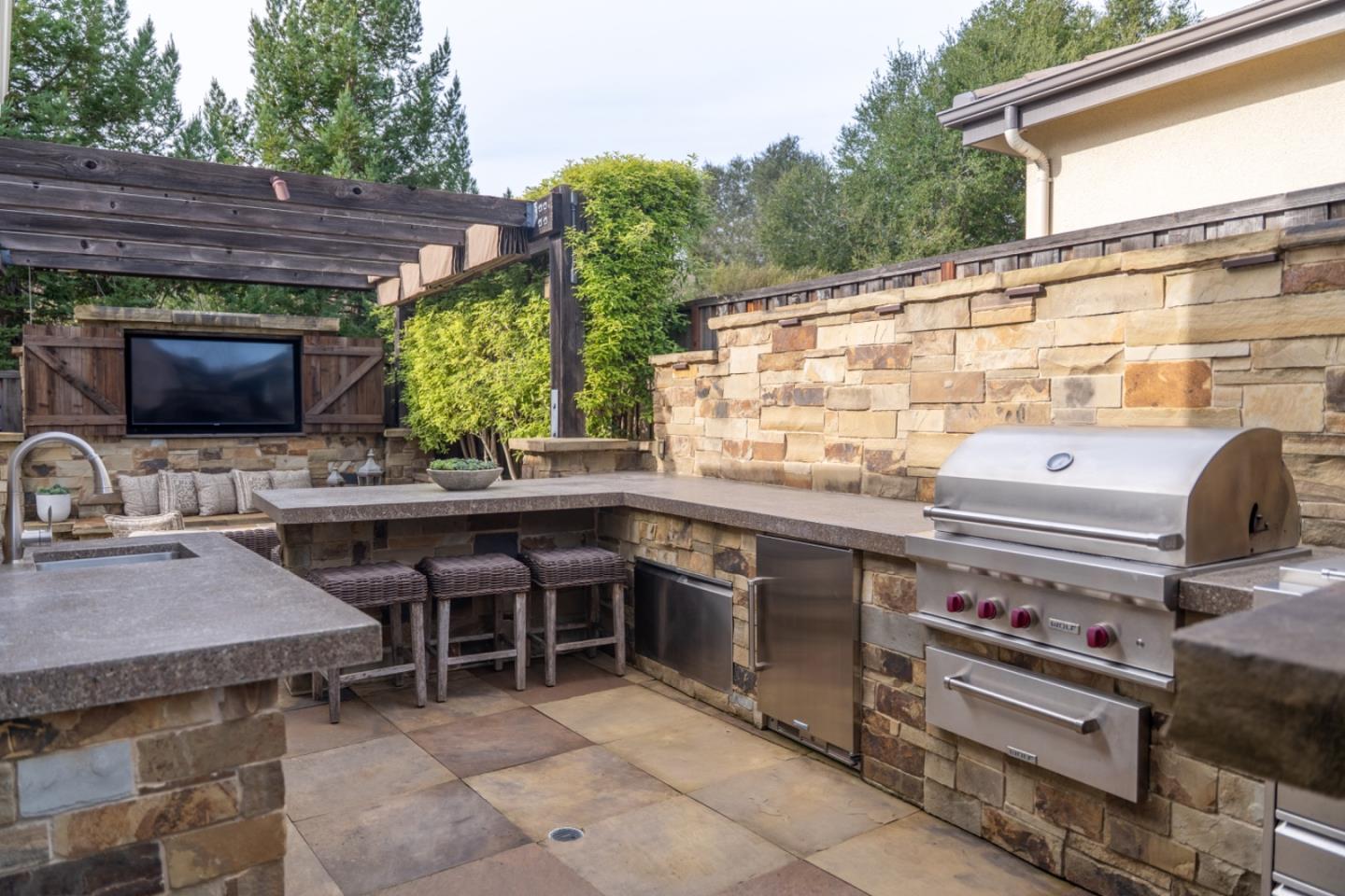 Detail Gallery Image 18 of 122 For 15 Deerfield Dr, Scotts Valley,  CA 95066 - 5 Beds | 4/1 Baths