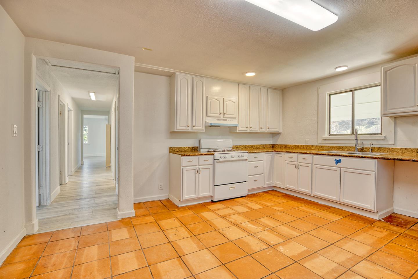 Detail Gallery Image 12 of 61 For 138 San Miguel Canyon Rd, Royal Oaks,  CA 95076 - 3 Beds | 2 Baths