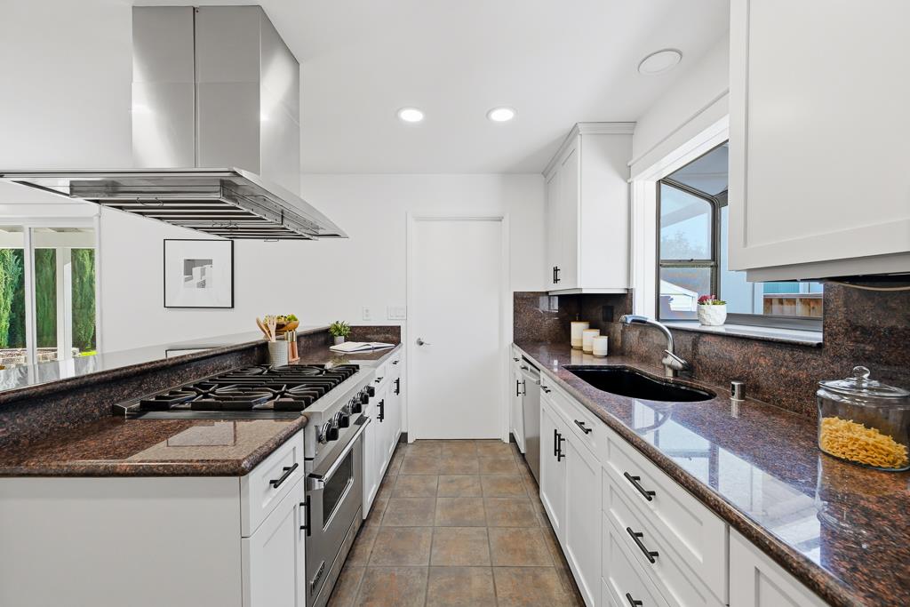 Detail Gallery Image 10 of 49 For 4049 Payne Ave, San Jose,  CA 95117 - 4 Beds | 2 Baths