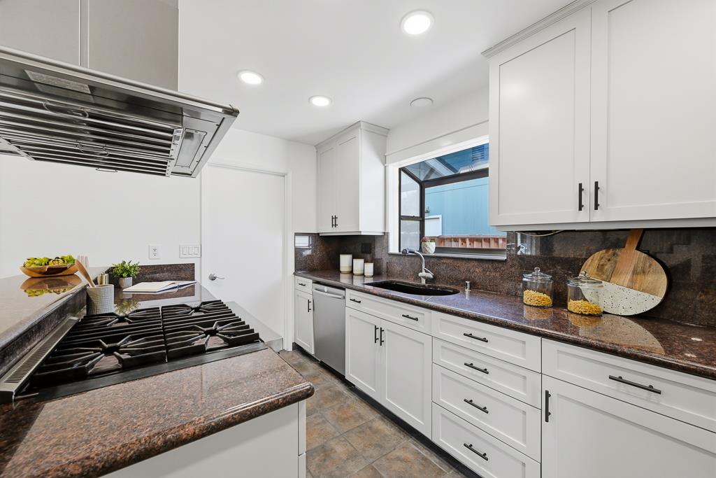 Detail Gallery Image 11 of 49 For 4049 Payne Ave, San Jose,  CA 95117 - 4 Beds | 2 Baths