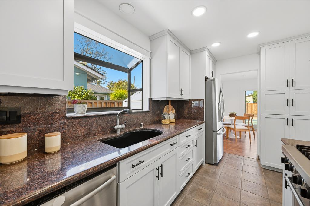 Detail Gallery Image 12 of 49 For 4049 Payne Ave, San Jose,  CA 95117 - 4 Beds | 2 Baths