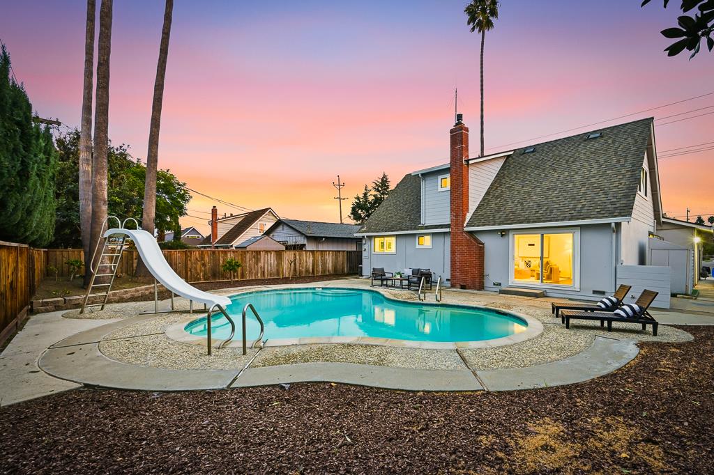 Detail Gallery Image 3 of 49 For 4049 Payne Ave, San Jose,  CA 95117 - 4 Beds | 2 Baths