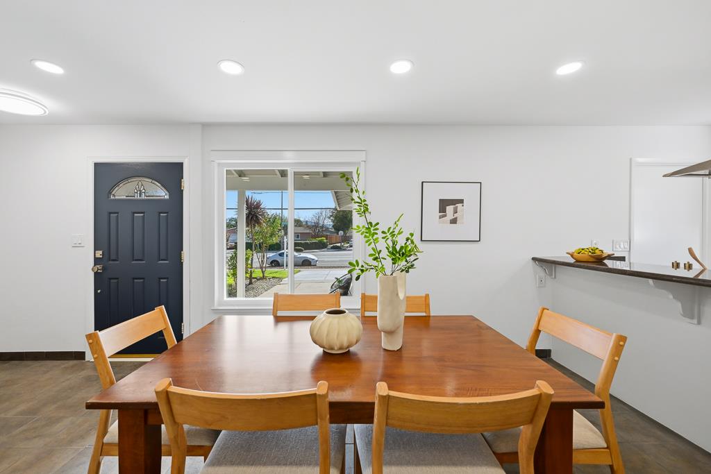 Detail Gallery Image 7 of 49 For 4049 Payne Ave, San Jose,  CA 95117 - 4 Beds | 2 Baths