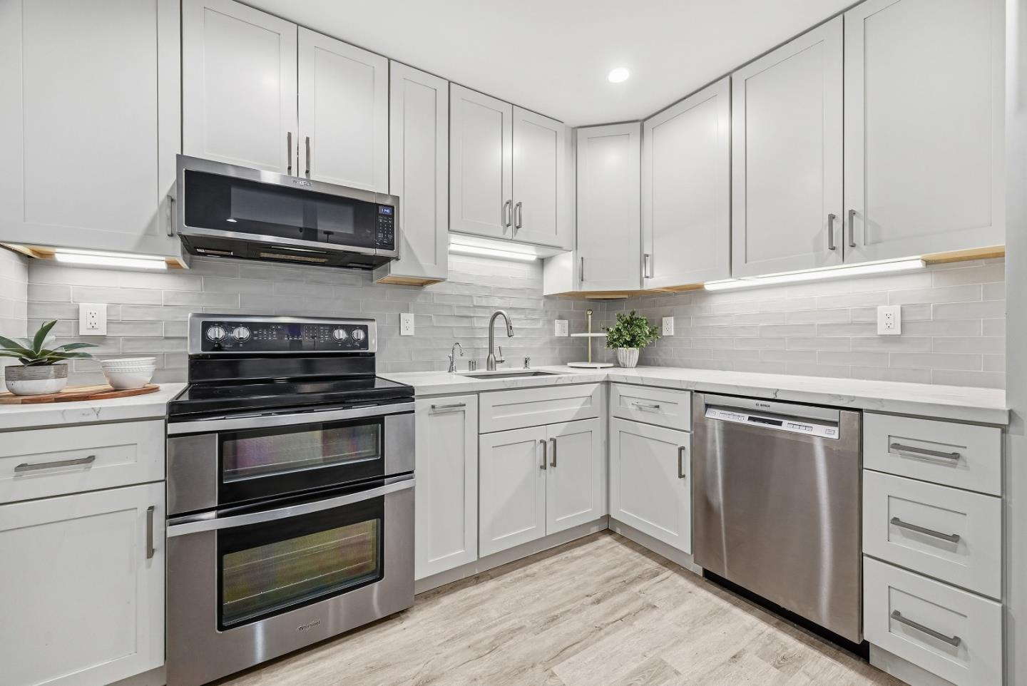 Detail Gallery Image 11 of 49 For 49 Showers Dr #A139,  Mountain View,  CA 94040 - 2 Beds | 2 Baths