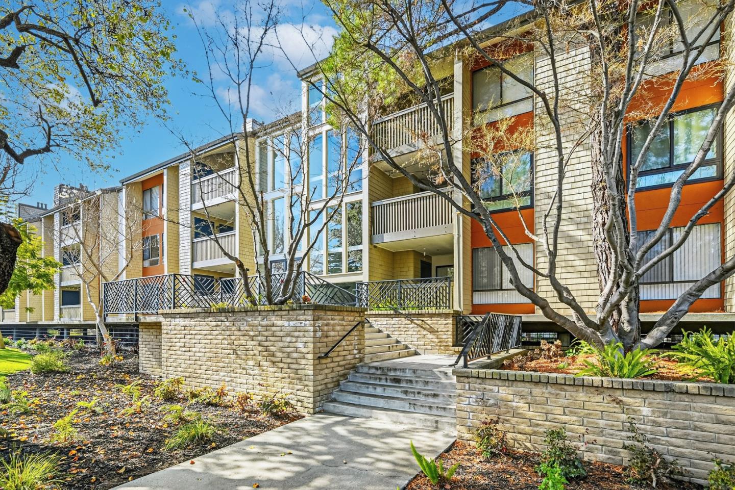 Detail Gallery Image 3 of 49 For 49 Showers Dr #A139,  Mountain View,  CA 94040 - 2 Beds | 2 Baths