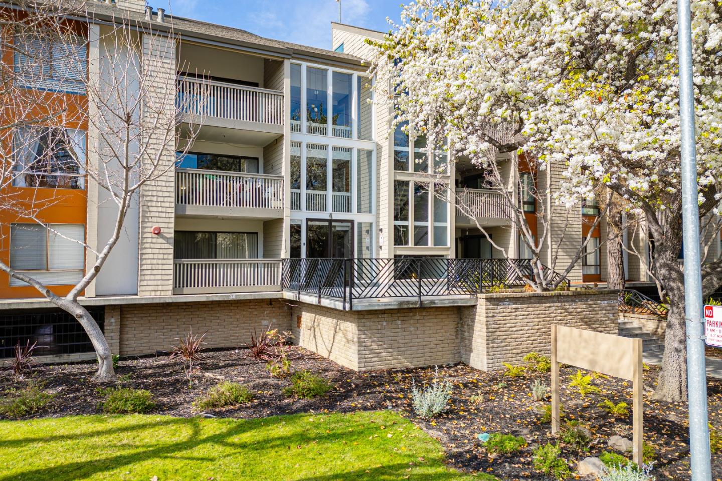 Detail Gallery Image 31 of 49 For 49 Showers Dr #A139,  Mountain View,  CA 94040 - 2 Beds | 2 Baths