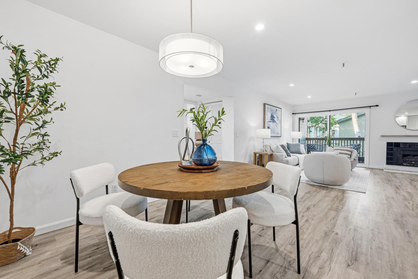 Detail Gallery Image 7 of 49 For 49 Showers Dr #A139,  Mountain View,  CA 94040 - 2 Beds | 2 Baths