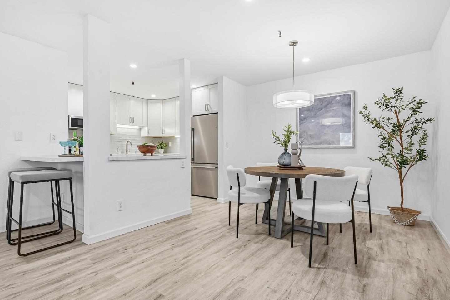 Detail Gallery Image 8 of 49 For 49 Showers Dr #A139,  Mountain View,  CA 94040 - 2 Beds | 2 Baths