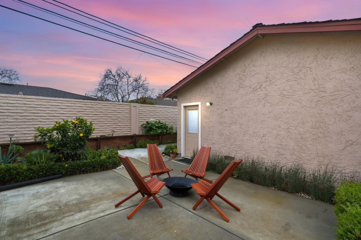 Detail Gallery Image 28 of 73 For 2007 Eucalyptus Ct, Santa Clara,  CA 95050 - 3 Beds | 2 Baths