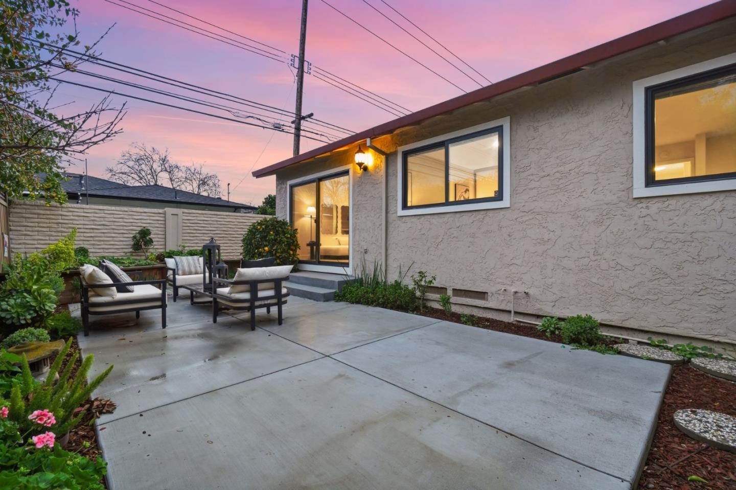 Detail Gallery Image 3 of 73 For 2007 Eucalyptus Ct, Santa Clara,  CA 95050 - 3 Beds | 2 Baths