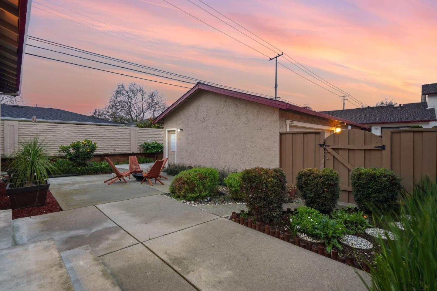 Detail Gallery Image 30 of 73 For 2007 Eucalyptus Ct, Santa Clara,  CA 95050 - 3 Beds | 2 Baths