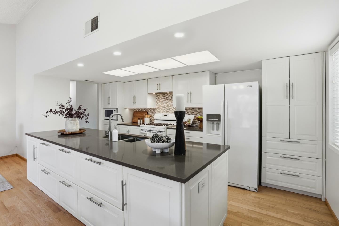 Detail Gallery Image 8 of 25 For 4484 Hampshire Pl, San Jose,  CA 95136 - 3 Beds | 2 Baths