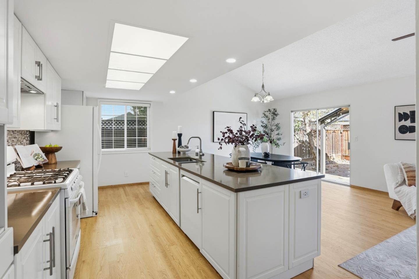 Detail Gallery Image 9 of 25 For 4484 Hampshire Pl, San Jose,  CA 95136 - 3 Beds | 2 Baths