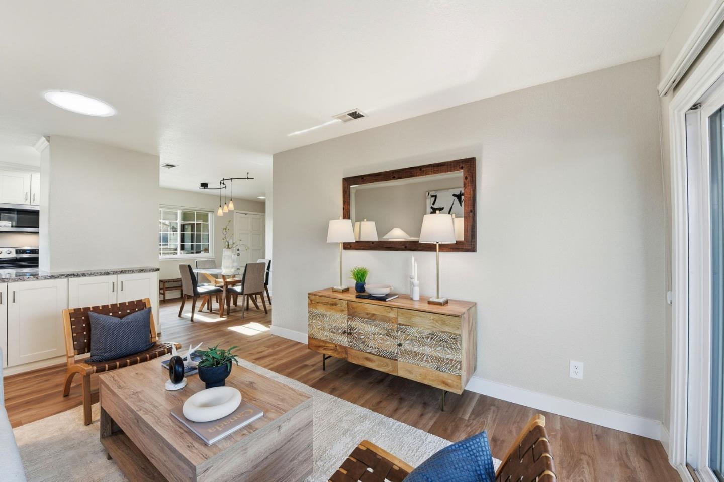 Detail Gallery Image 5 of 22 For 171 E Empire St, San Jose,  CA 95112 - 2 Beds | 1/1 Baths