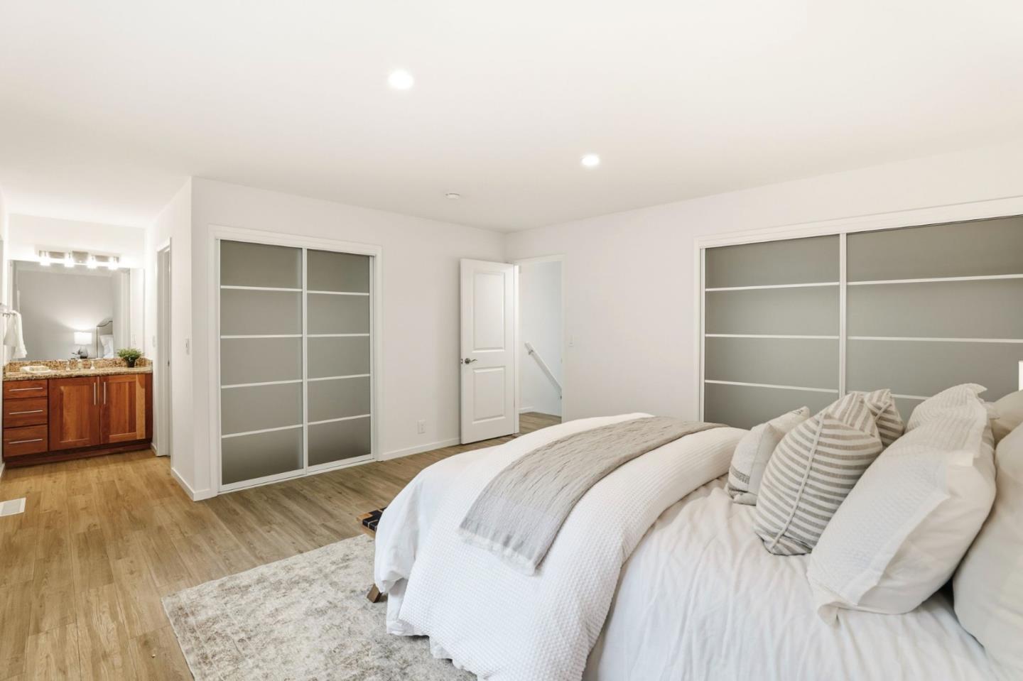 Detail Gallery Image 15 of 40 For 162 Coronado Ave, San Carlos,  CA 94070 - 5 Beds | 3 Baths