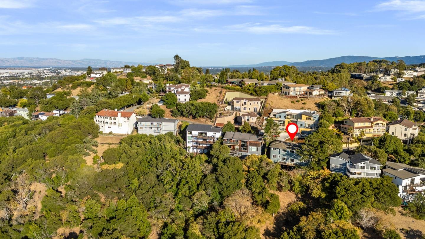 Detail Gallery Image 34 of 40 For 162 Coronado Ave, San Carlos,  CA 94070 - 5 Beds | 3 Baths