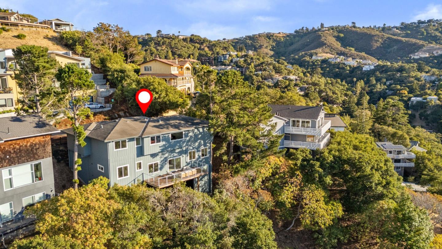 Detail Gallery Image 36 of 40 For 162 Coronado Ave, San Carlos,  CA 94070 - 5 Beds | 3 Baths