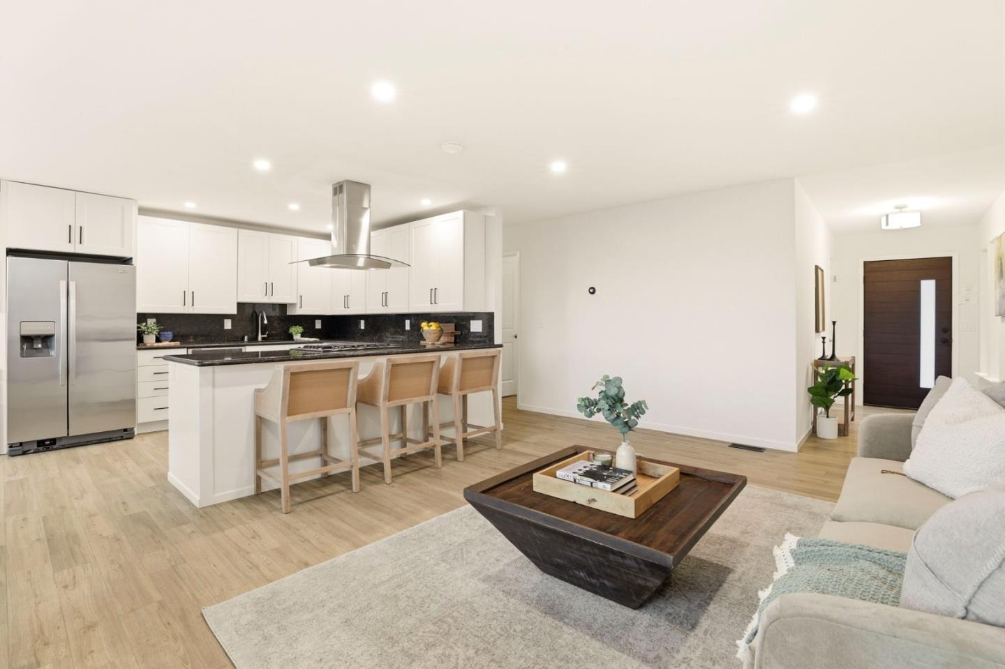 Detail Gallery Image 5 of 40 For 162 Coronado Ave, San Carlos,  CA 94070 - 5 Beds | 3 Baths