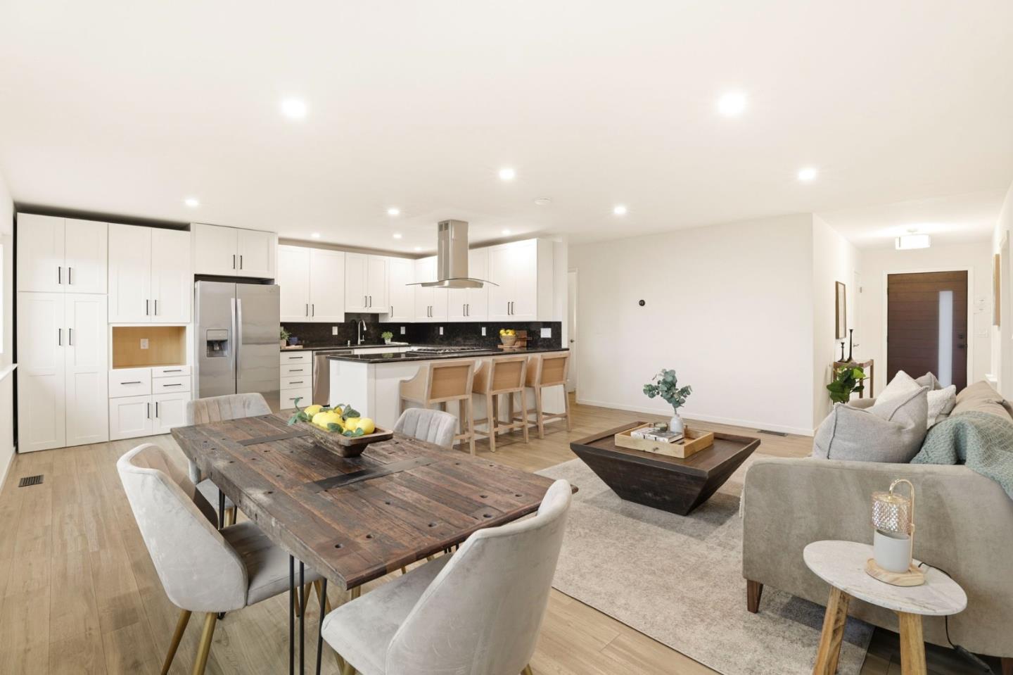 Detail Gallery Image 6 of 40 For 162 Coronado Ave, San Carlos,  CA 94070 - 5 Beds | 3 Baths