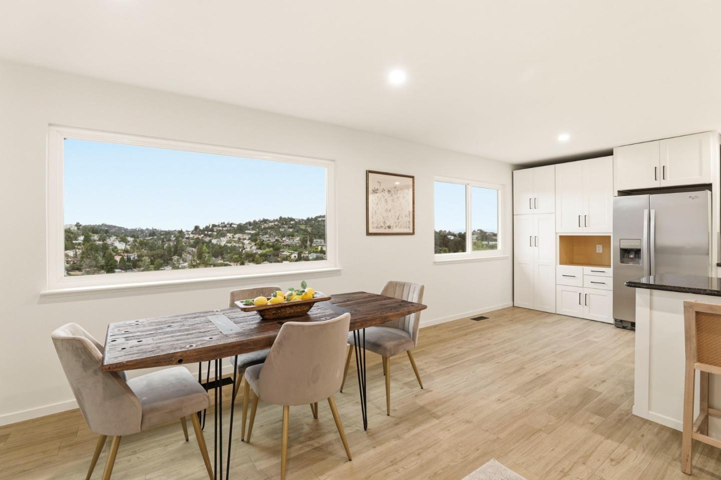 Detail Gallery Image 8 of 40 For 162 Coronado Ave, San Carlos,  CA 94070 - 5 Beds | 3 Baths