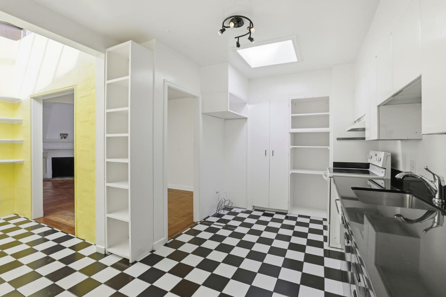 Detail Gallery Image 14 of 46 For 2674 18th Ave, San Francisco,  CA 94116 - 3 Beds | 2 Baths