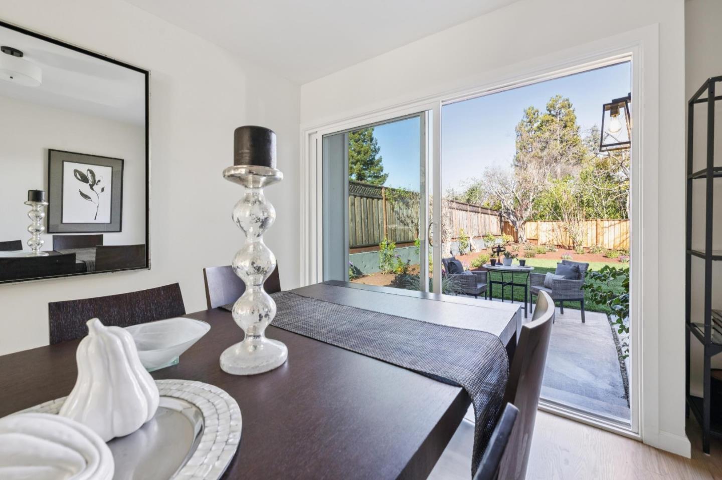 Detail Gallery Image 10 of 41 For 3352 Villa Robleda Dr, Mountain View,  CA 94040 - 4 Beds | 2/1 Baths