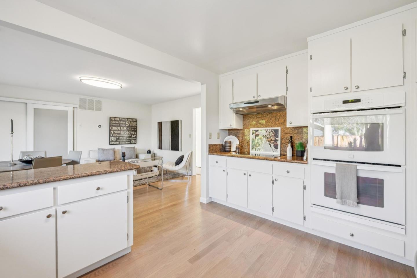 Detail Gallery Image 14 of 41 For 3352 Villa Robleda Dr, Mountain View,  CA 94040 - 4 Beds | 2/1 Baths