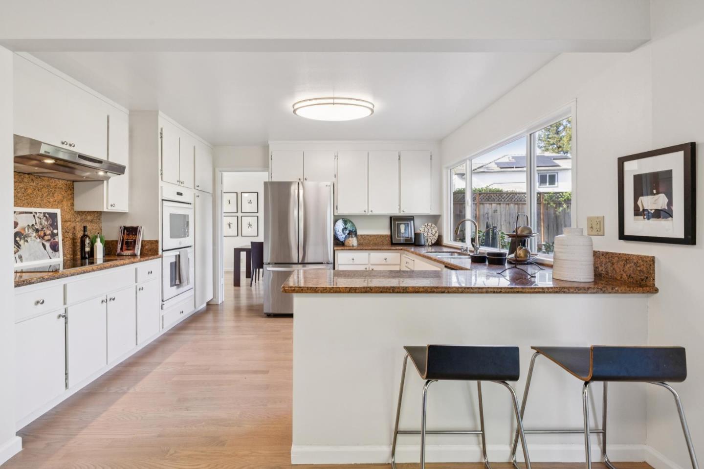 Detail Gallery Image 15 of 41 For 3352 Villa Robleda Dr, Mountain View,  CA 94040 - 4 Beds | 2/1 Baths