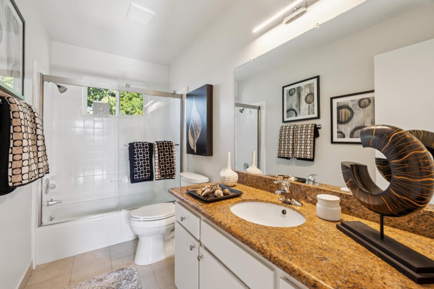 Detail Gallery Image 28 of 41 For 3352 Villa Robleda Dr, Mountain View,  CA 94040 - 4 Beds | 2/1 Baths