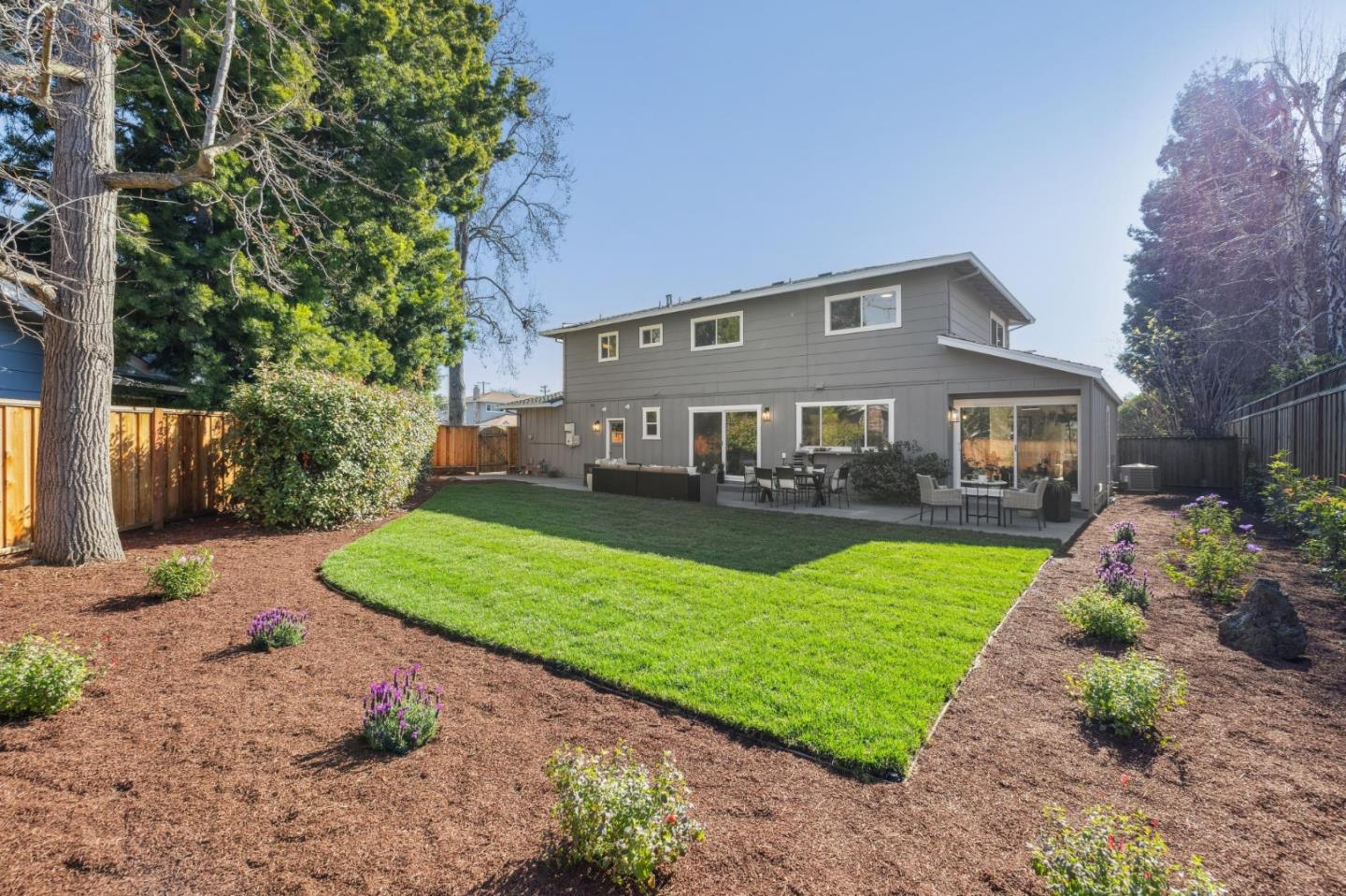 Detail Gallery Image 34 of 41 For 3352 Villa Robleda Dr, Mountain View,  CA 94040 - 4 Beds | 2/1 Baths