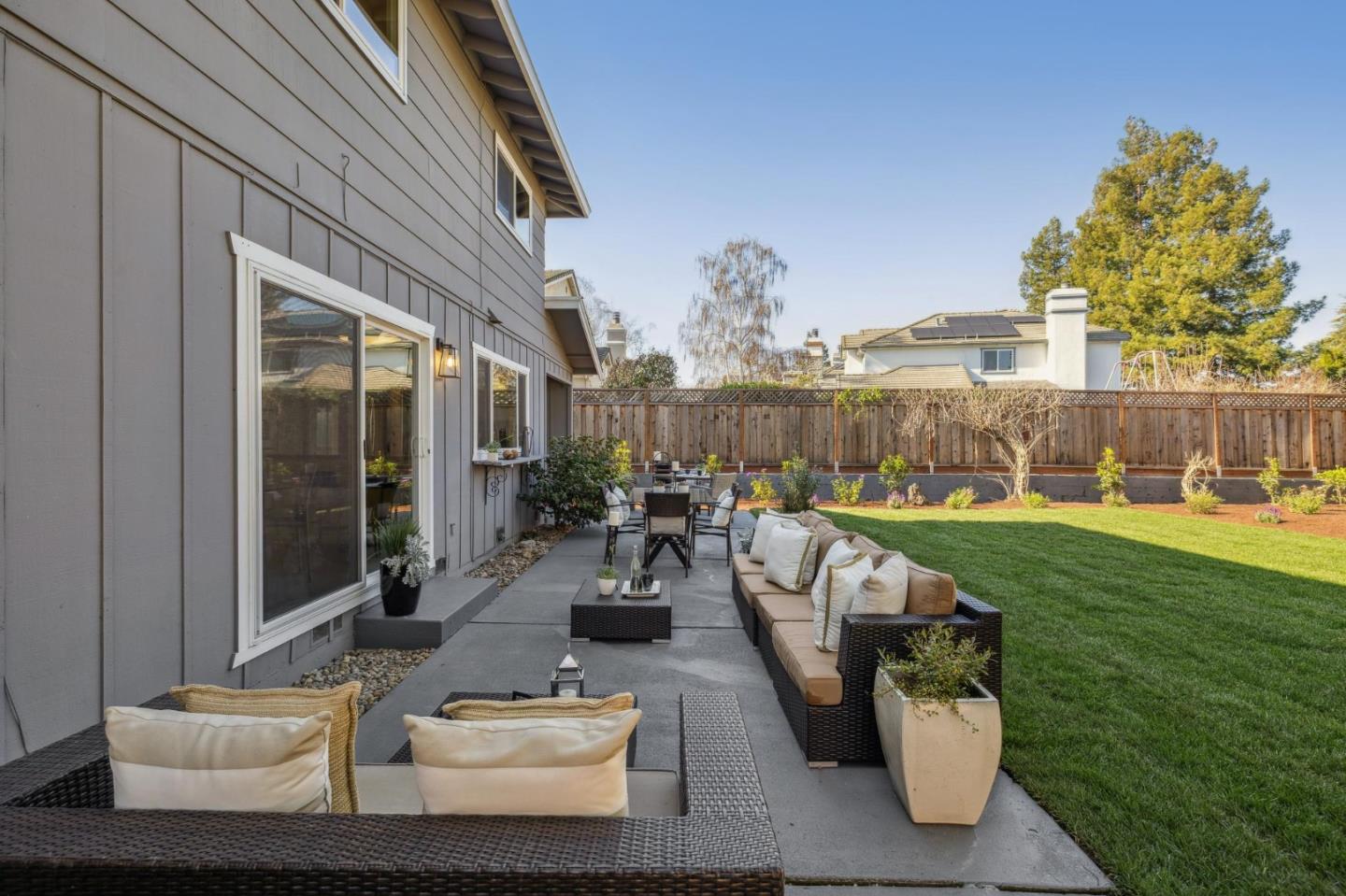 Detail Gallery Image 37 of 41 For 3352 Villa Robleda Dr, Mountain View,  CA 94040 - 4 Beds | 2/1 Baths