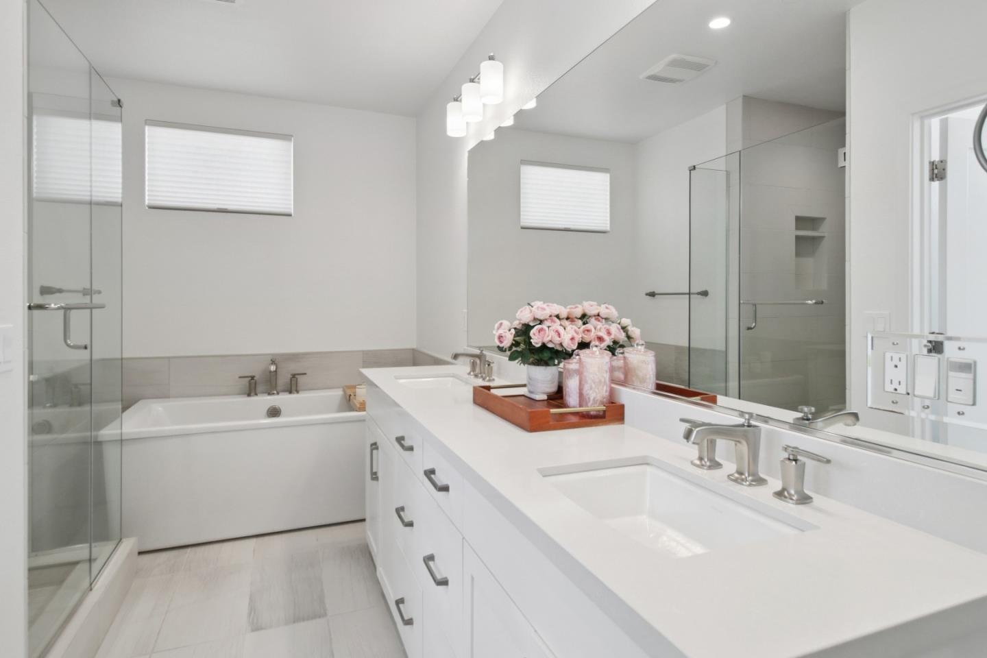 Detail Gallery Image 13 of 37 For 15040 Briggs Court, Los Gatos,  CA 95032 - 2 Beds | 2/1 Baths