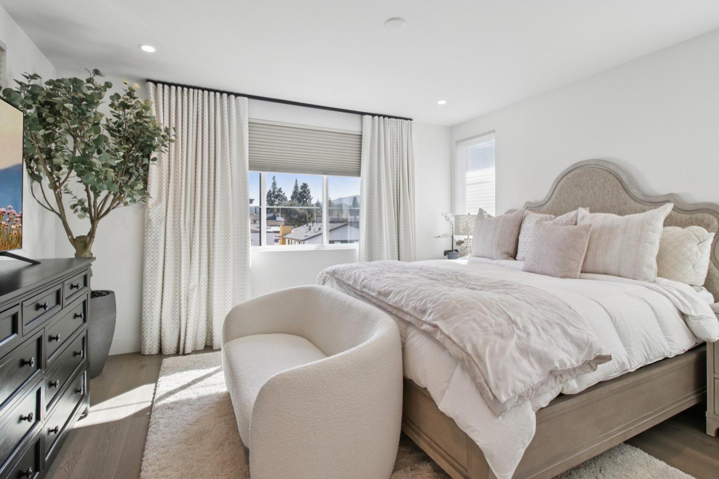 Detail Gallery Image 16 of 37 For 15040 Briggs Court, Los Gatos,  CA 95032 - 2 Beds | 2/1 Baths