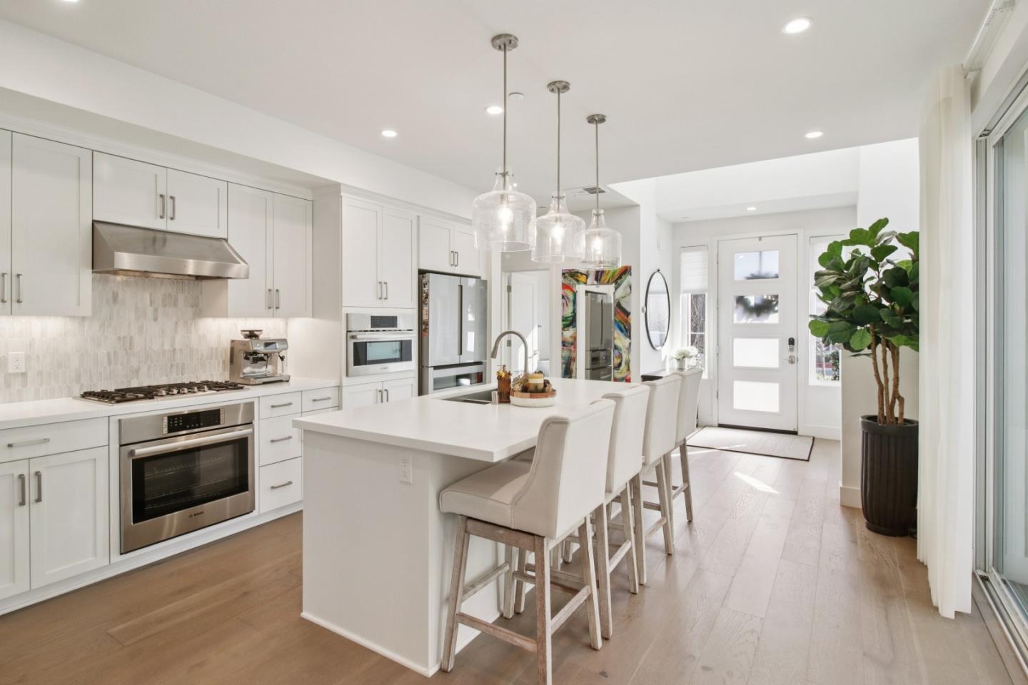 Detail Gallery Image 5 of 37 For 15040 Briggs Court, Los Gatos,  CA 95032 - 2 Beds | 2/1 Baths