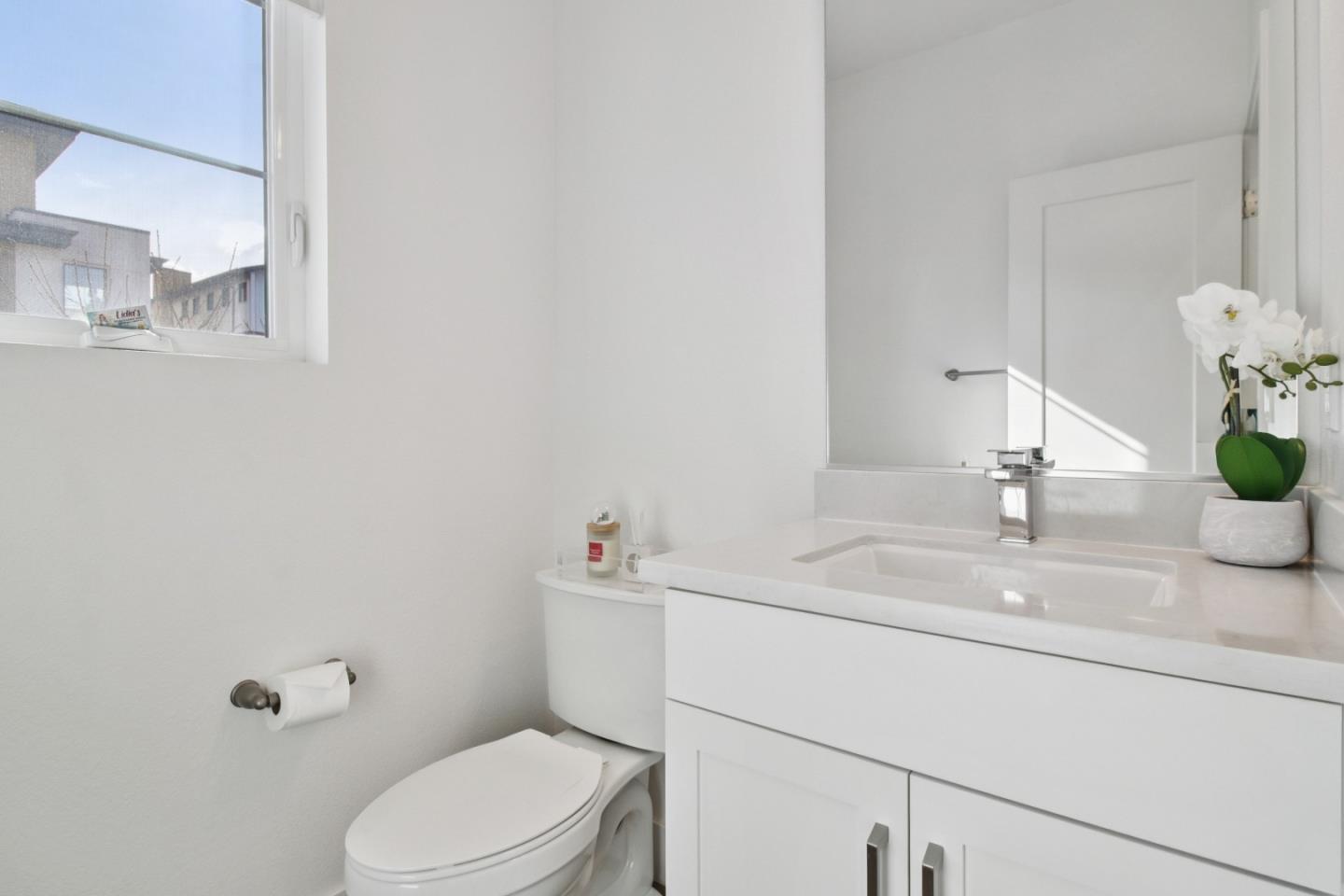 Detail Gallery Image 6 of 37 For 15040 Briggs Court, Los Gatos,  CA 95032 - 2 Beds | 2/1 Baths