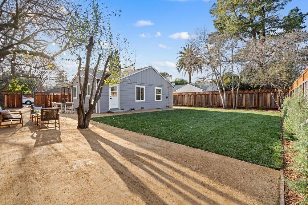 Detail Gallery Image 26 of 31 For 579 Green Manor Ct, Palo Alto,  CA 94301 - 2 Beds | 1 Baths