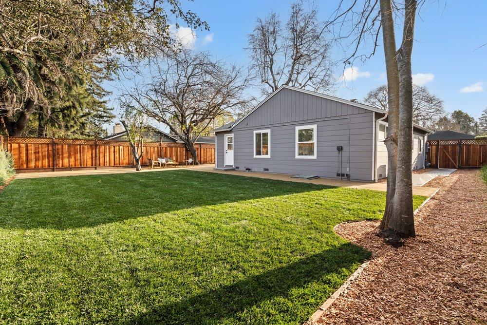 Detail Gallery Image 29 of 31 For 579 Green Manor Ct, Palo Alto,  CA 94301 - 2 Beds | 1 Baths