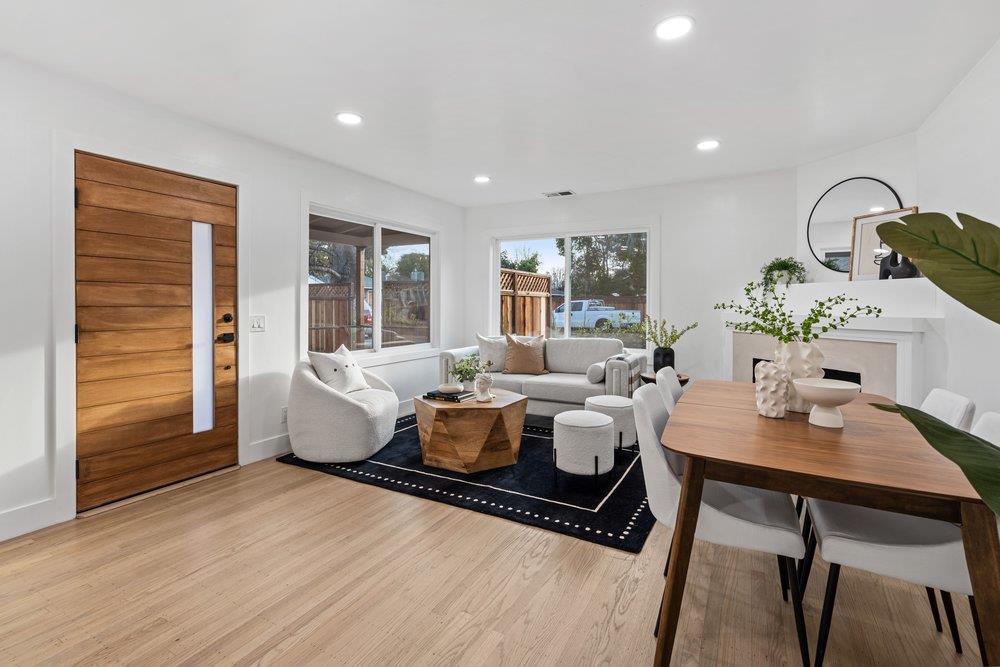 Detail Gallery Image 7 of 31 For 579 Green Manor Ct, Palo Alto,  CA 94301 - 2 Beds | 1 Baths