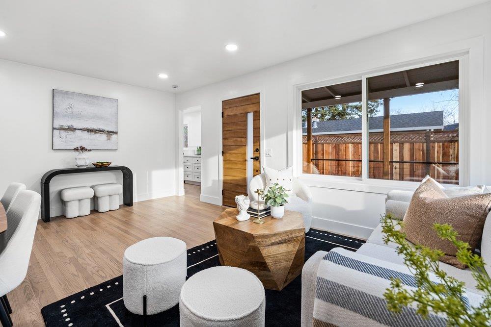 Detail Gallery Image 9 of 31 For 579 Green Manor Ct, Palo Alto,  CA 94301 - 2 Beds | 1 Baths