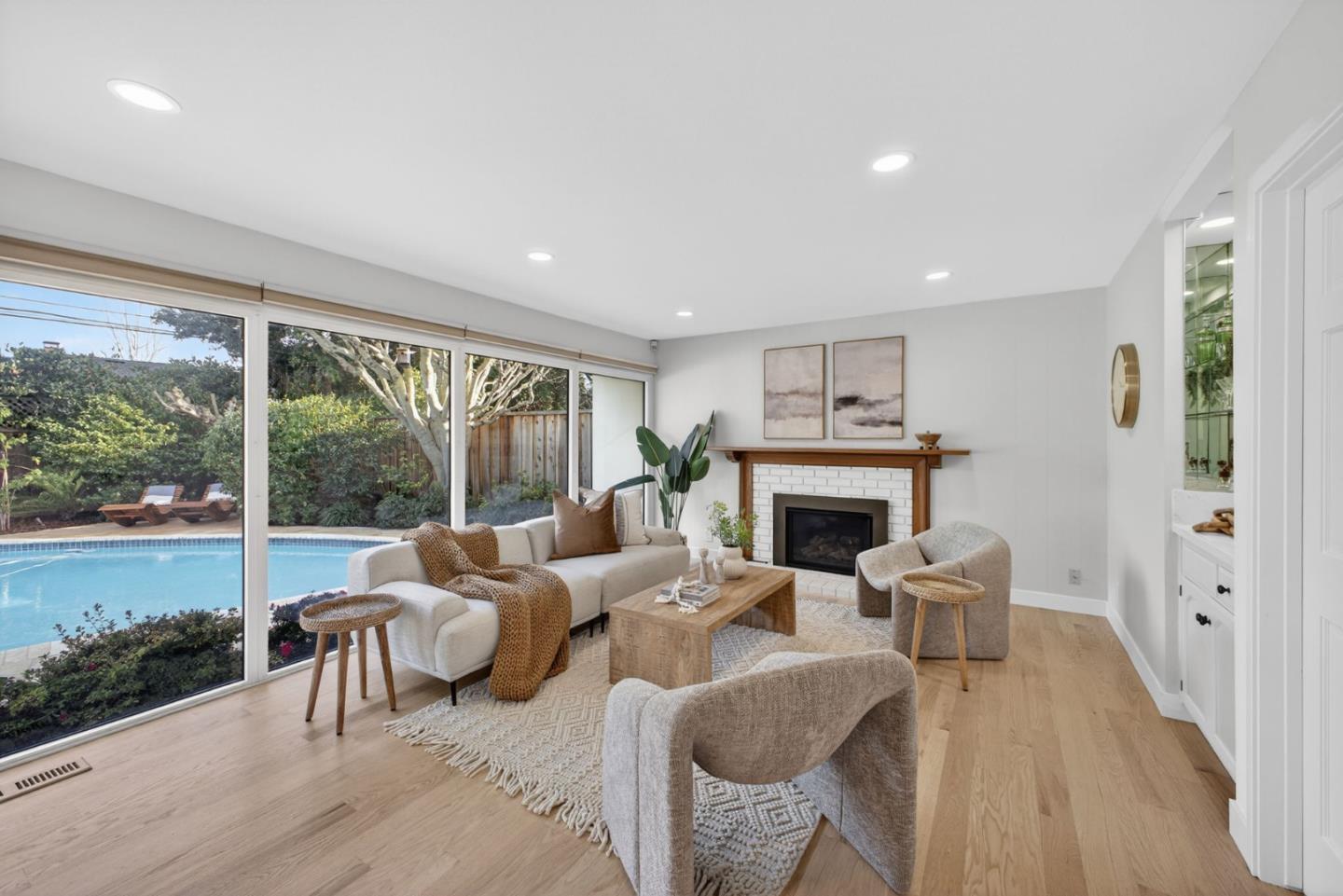 Detail Gallery Image 15 of 43 For 3411 Shady Spring Ln, Mountain View,  CA 94040 - 4 Beds | 2/1 Baths