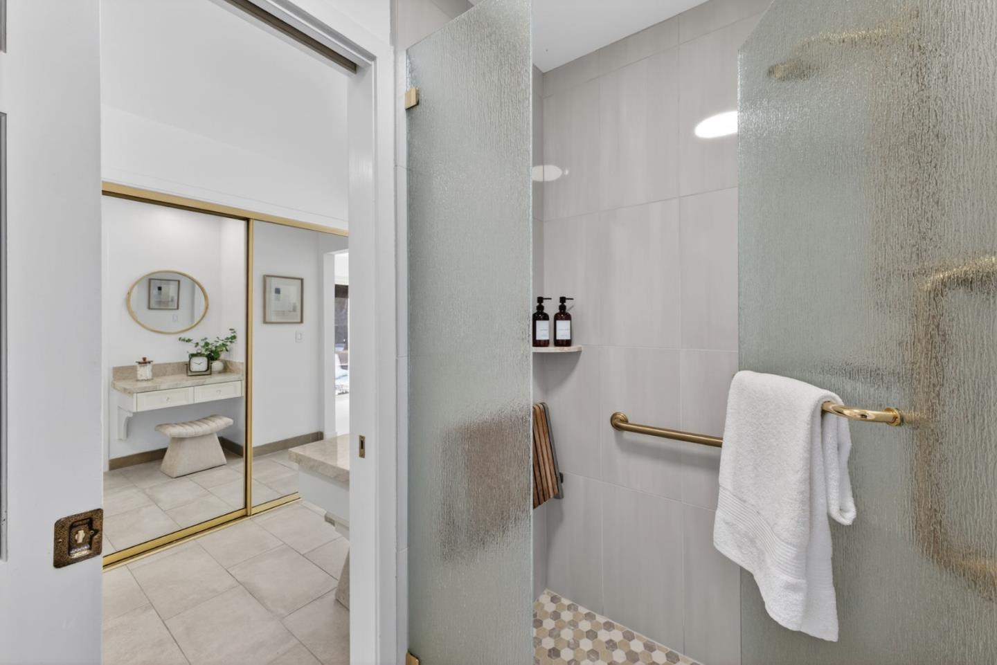 Detail Gallery Image 20 of 43 For 3411 Shady Spring Ln, Mountain View,  CA 94040 - 4 Beds | 2/1 Baths