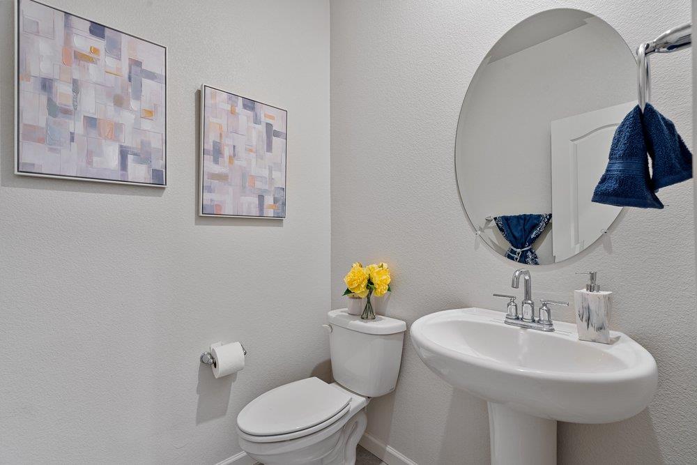 Detail Gallery Image 31 of 53 For 2111 Rosewood Dr, Hollister,  CA 95023 - 4 Beds | 2/1 Baths