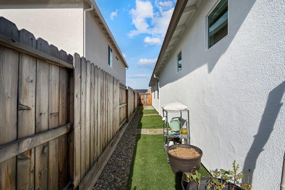 Detail Gallery Image 42 of 53 For 2111 Rosewood Dr, Hollister,  CA 95023 - 4 Beds | 2/1 Baths