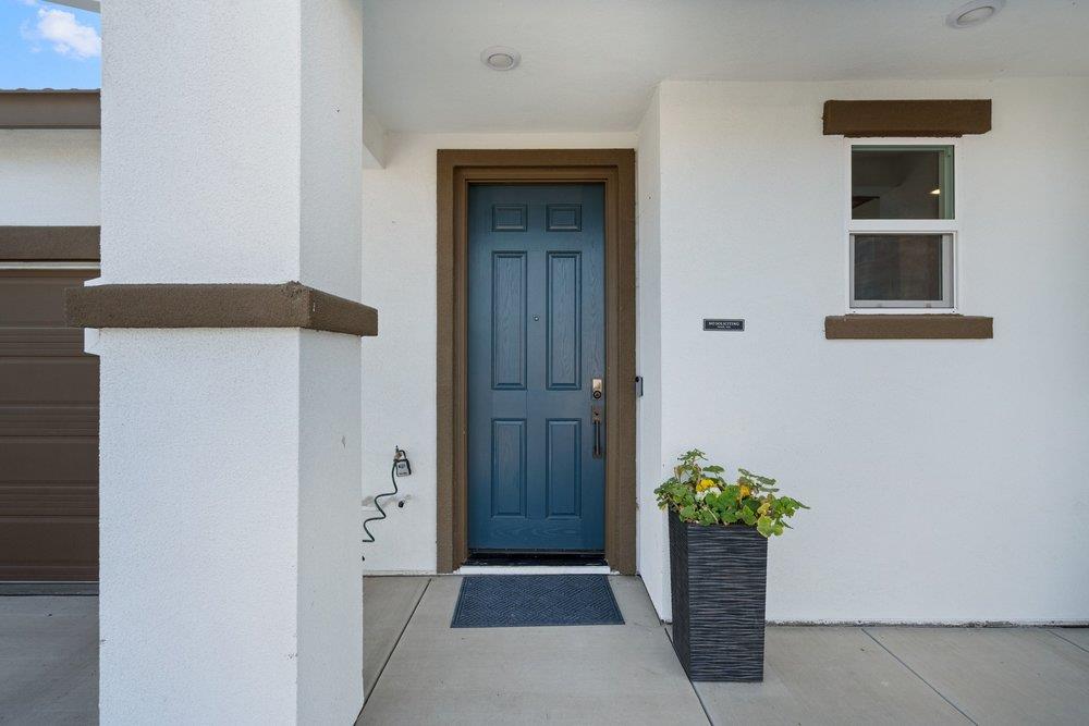 Detail Gallery Image 5 of 53 For 2111 Rosewood Dr, Hollister,  CA 95023 - 4 Beds | 2/1 Baths